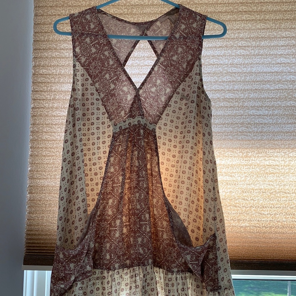 Beautiful v neck rose patterned dress